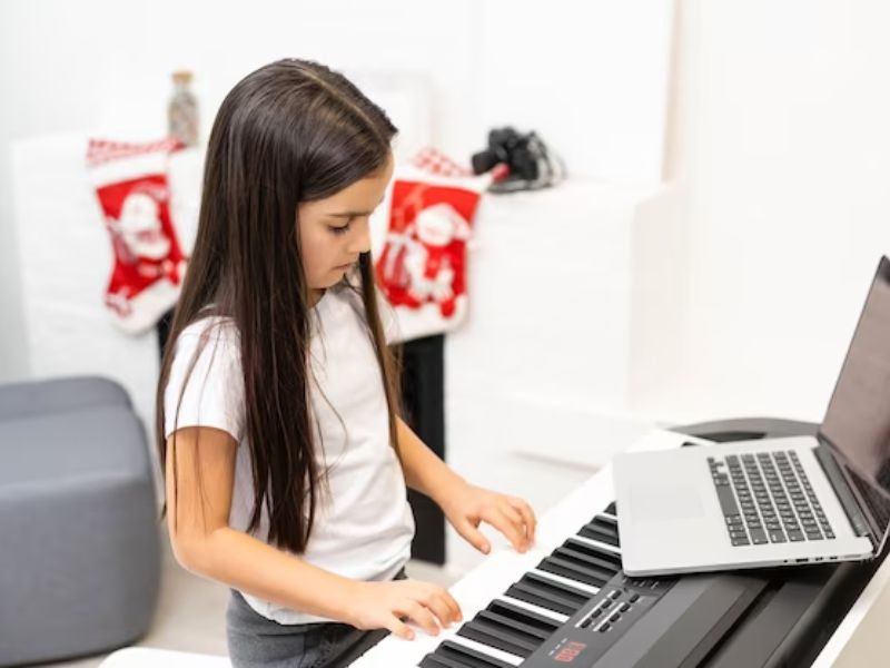 Keyboard Classes and Lessons Dubai | Keyboard Tutors
